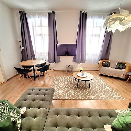 Apartment Emma - Old Town Братислава Екстер'єр фото