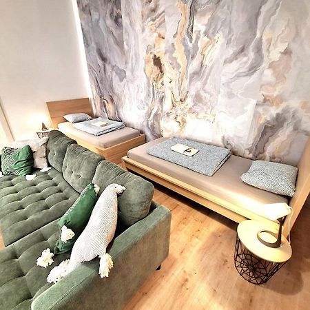 Apartment Emma - Old Town Братислава Екстер'єр фото